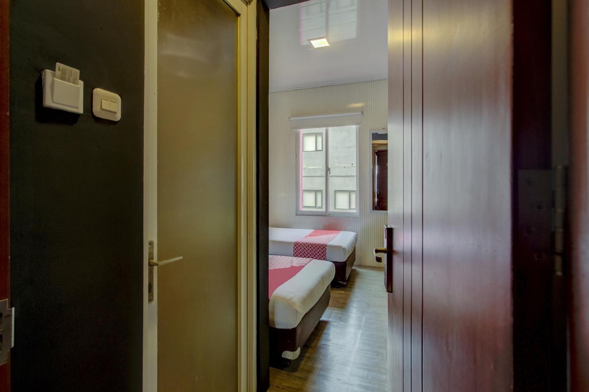 Capital O 4002 Aleander Hotel Jacarta Exterior foto