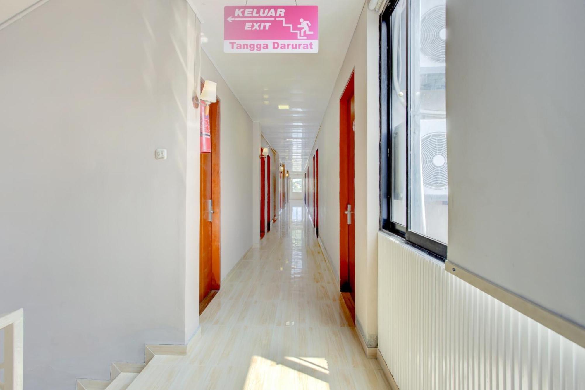 Capital O 4002 Aleander Hotel Jacarta Exterior foto